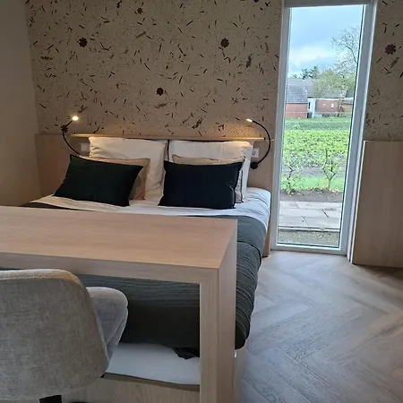 Aan De Dreef Bed and Breakfast 3*